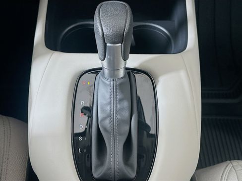 Used 2025 Honda HR-V LX image 24