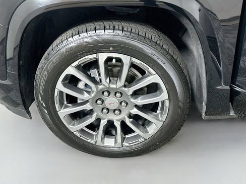 Used 2023 GMC Acadia Denali w/ Denali Ultimate Package FWD image 31