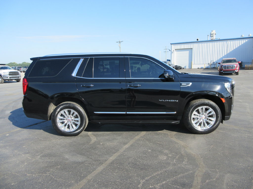 Certified 2021 GMC Yukon SLT w/ SLT Premium Package AWD/4WD image 5