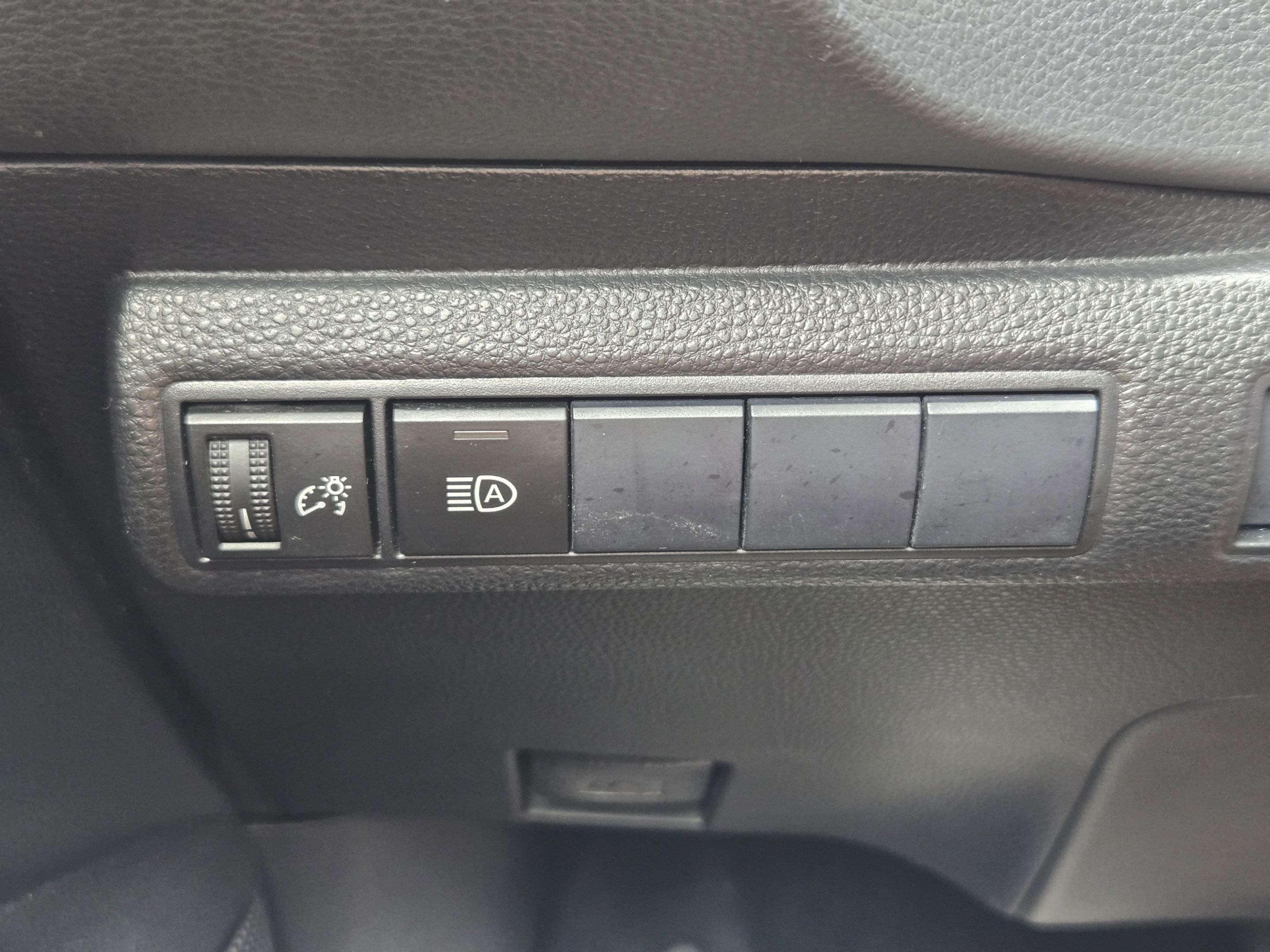 Used 2020 Toyota Corolla XLE FWD image 19