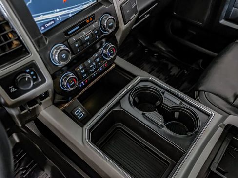 Used 2019 Ford F250 Lariat w/ Lariat Ultimate Package AWD/4WD image 25