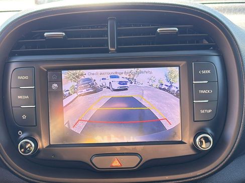Used 2022 Kia Soul LX w/ Technology Package image 15