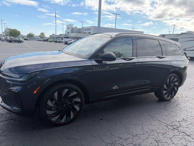 Used 2024 Lincoln Nautilus Reserve w/ Equipment Group 202A AWD/4WD image 2