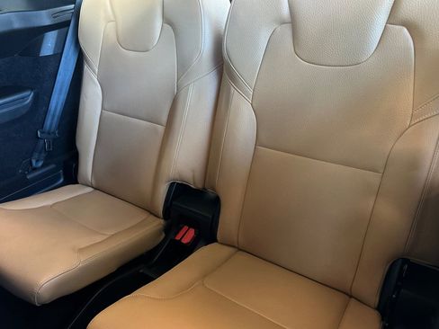 Used 2019 Volvo XC90 T6 Momentum w/ Advanced Package image 18