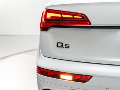 Used 2024 Audi Q5 e Premium Plus w/ Premium Plus Package AWD/4WD image 30