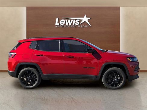 New 2026 Jeep Compass Latitude image 5