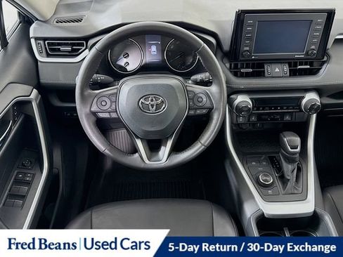 Used 2022 Toyota RAV4 XLE Premium image 22