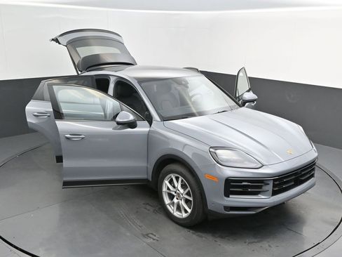 New 2026 Porsche Cayenne Coupe image 44