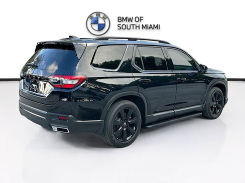 Used 2025 Honda Pilot Black Edition image 7