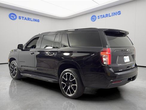 Used 2024 Chevrolet Suburban RST w/ Luxury Package image 5