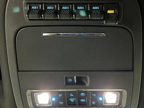 Used 2025 Ford F150 Raptor AWD/4WD image 36