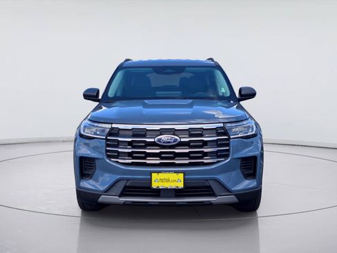 Used 2026 Ford Explorer Active RWD image 2