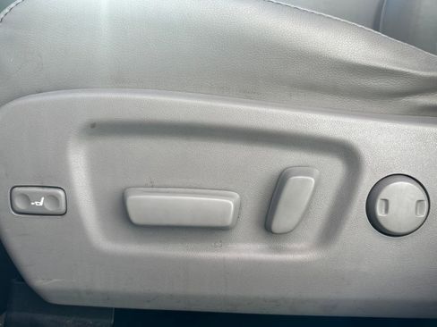 Used 2016 Toyota Highlander XLE image 9