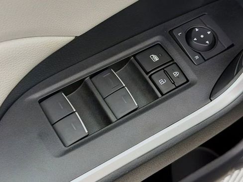 Used 2023 Toyota RAV4 XLE AWD/4WD image 19