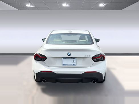 Used 2024 BMW 230i Coupe w/ Convenience Package RWD image 10