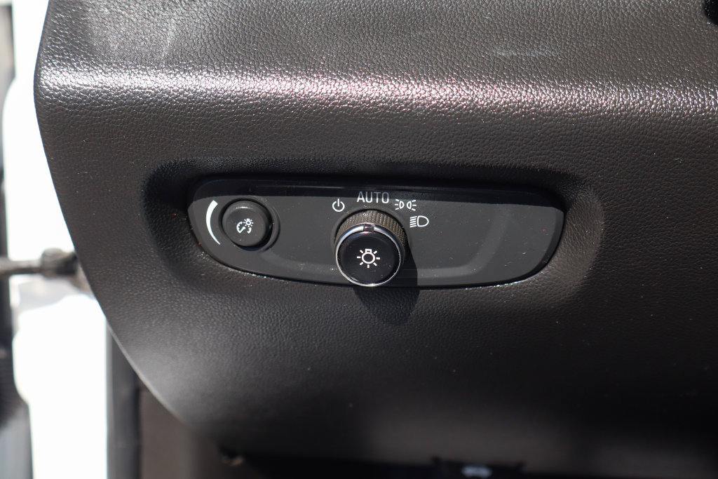Used 2023 Chevrolet Traverse High Country FWD image 21