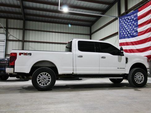 Used 2021 Ford F250 XLT w/ XLT Premium Package AWD/4WD image 13