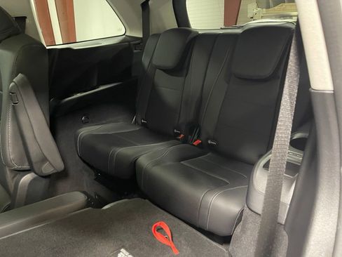 Used 2026 Mercedes-Benz GLS 450 4MATIC image 25