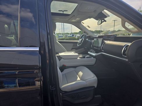 Certified 2025 Ford Expedition Platinum w/ Driver's Package AWD/4WD image 32