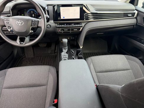 Used 2025 Toyota Camry LE FWD image 14