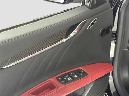 Used 2022 Maserati Ghibli Trofeo image 13