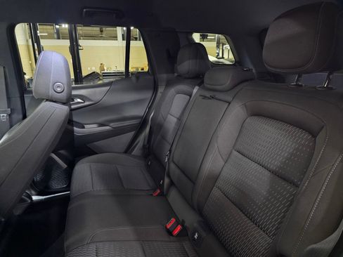 Used 2026 Chevrolet Equinox LT w/ Safety and Technology Package FWD image 14