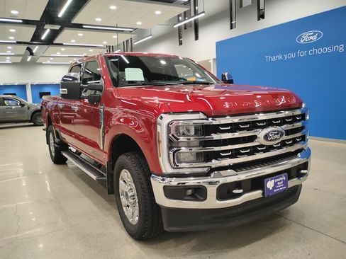 Used 2024 Ford F250 Lariat w/ Chrome Package image 2
