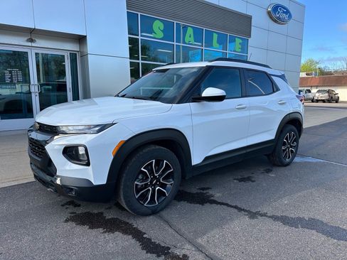 Used 2023 Chevrolet TrailBlazer ACTIV FWD image 3