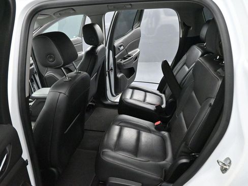 Used 2019 GMC Acadia SLT FWD image 30