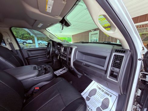 Used 2017 RAM 1500 ST w/ SXT Appearance Group AWD/4WD image 21