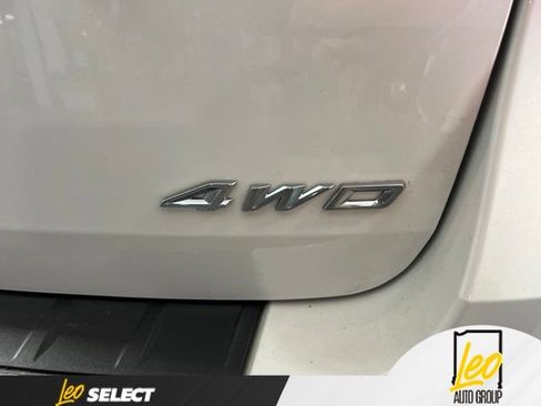 Used 2023 Ford Explorer XLT w/ Equipment Group 202A AWD/4WD image 9