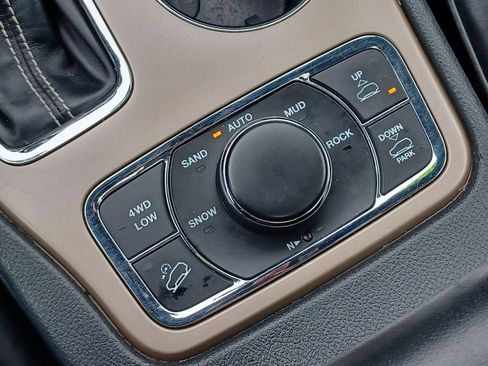 Used 2016 Jeep Grand Cherokee Overland image 31