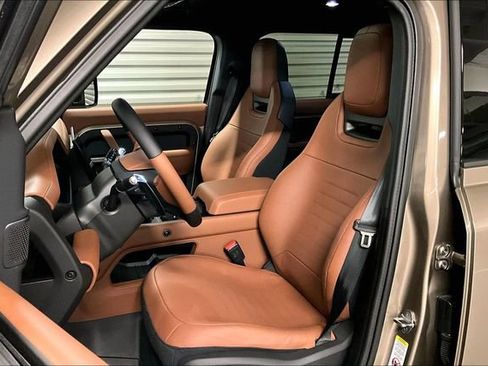 New 2026 Land Rover Defender 110 OCTA image 8