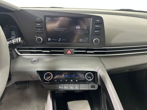 Used 2023 Hyundai Elantra SEL image 21