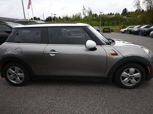 Used 2017 MINI Cooper 2-Door Hardtop FWD image 6