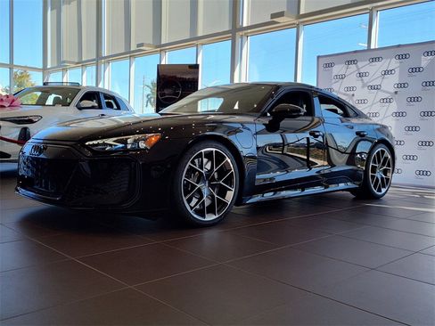 New 2026 Audi RS e-tron GT performance image 1