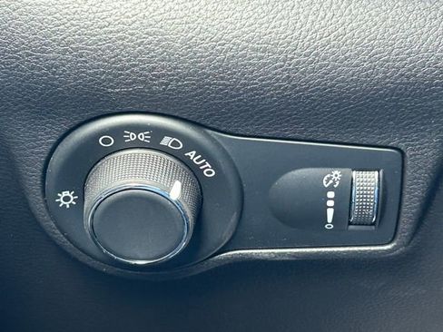 Used 2025 Jeep Compass Sport AWD/4WD image 23