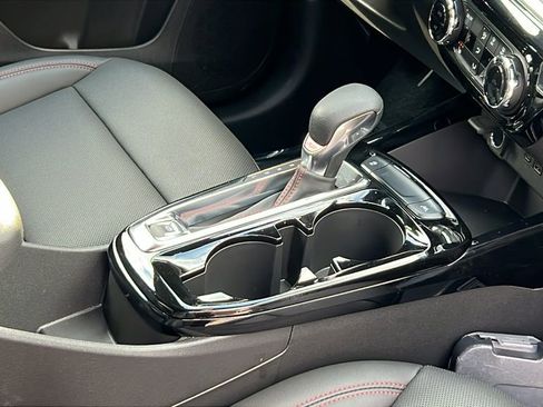 Used 2024 Chevrolet Trax RS image 12