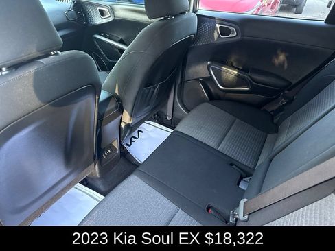 Used 2023 Kia Soul EX FWD image 13