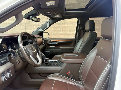 Used 2022 GMC Sierra 1500 Denali w/ Technology Package AWD/4WD image 11