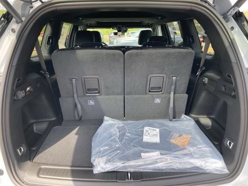 New 2025 Jeep Grand Cherokee L Altitude AWD/4WD image 17