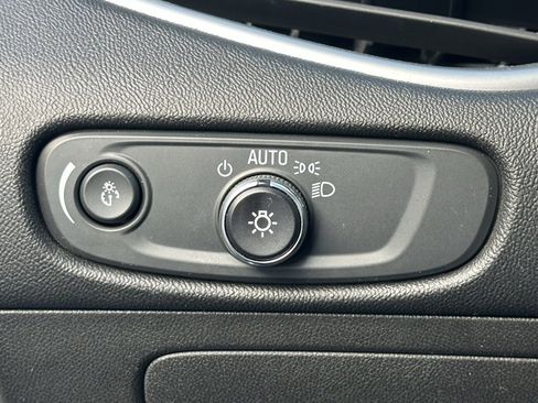 Used 2023 Chevrolet Malibu LT image 17