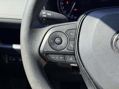 Used 2025 Toyota RAV4 LE FWD image 21