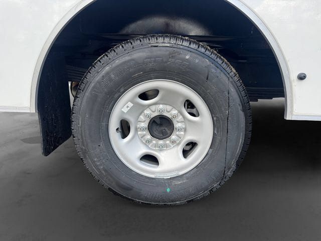 New 2026 GMC Savana 3500 w/ Power Convenience Package RWD image 7