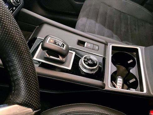 Used 2022 Mitsubishi Outlander SE image 16