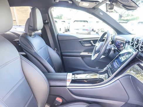 Used 2024 Mercedes-Benz GLC 300 image 17