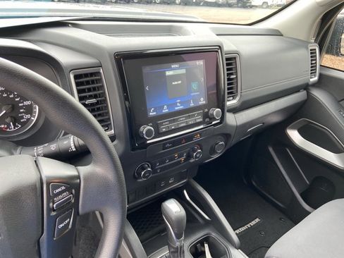 Used 2024 Nissan Frontier SV image 22