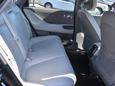 Used 2024 Hyundai Ioniq 6 SEL RWD image 40