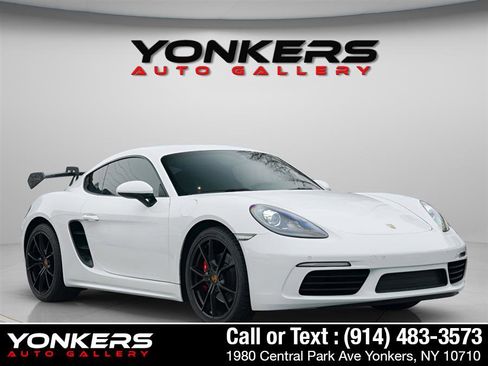 Used 2018 Porsche 718 Cayman GTS image 12