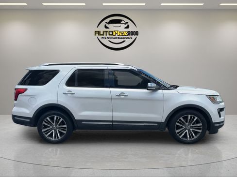 Used 2018 Ford Explorer Platinum AWD/4WD image 8